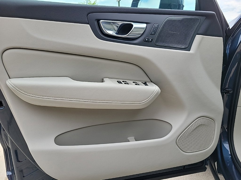 Thumbnail: 2023 Volvo XC60 - 29