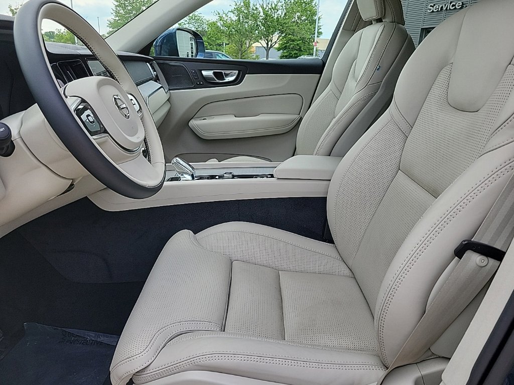 Thumbnail: 2023 Volvo XC60 - 9