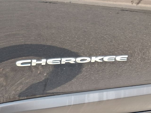 Thumbnail: 2016 Jeep Cherokee - 28