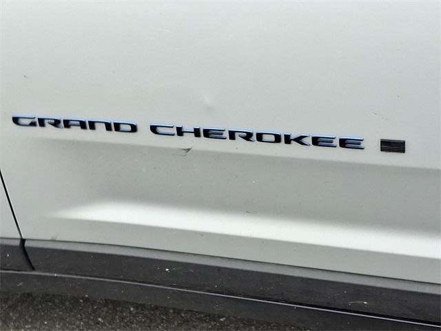 Thumbnail: 2024 Jeep Grand Cherokee - 33