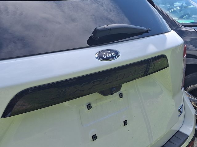 Thumbnail: 2022 Ford Explorer - 9