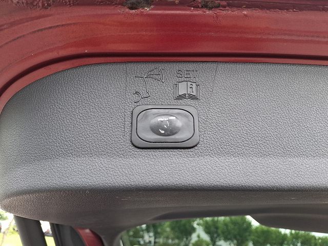 Thumbnail: 2015 Ford Escape - 27