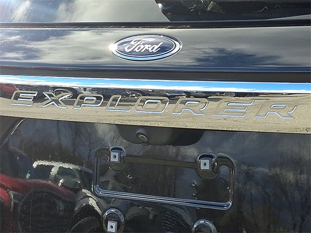 Thumbnail: 2022 Ford Explorer - 6