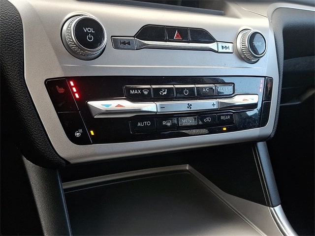 Thumbnail: 2022 Ford Explorer - 15