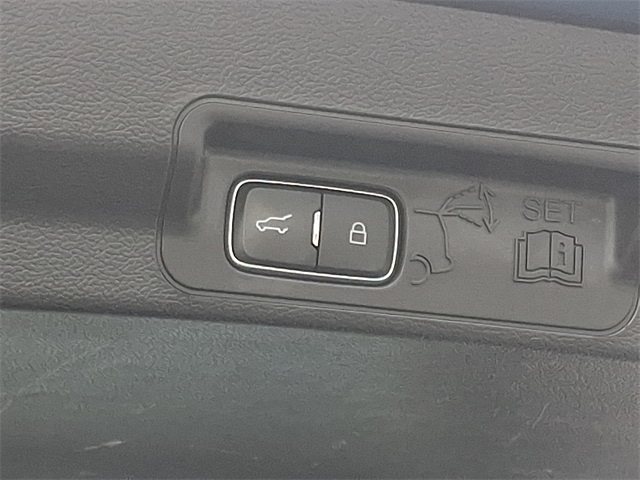 Thumbnail: 2021 Ford Explorer - 24