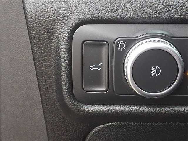 Thumbnail: 2021 Ford Explorer - 23