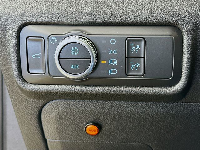 Thumbnail: 2022 Ford Explorer - 27