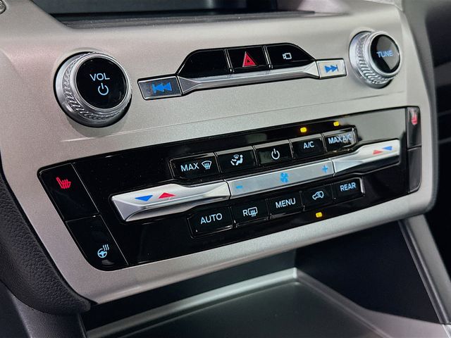 Thumbnail: 2022 Ford Explorer - 23