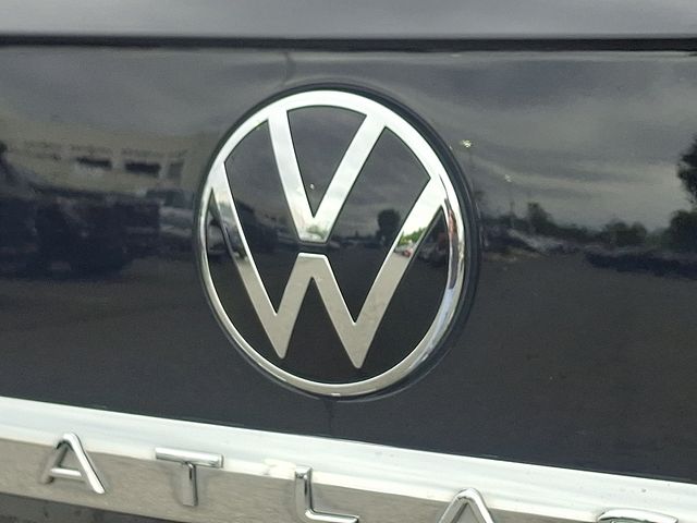 Thumbnail: 2023 Volkswagen Atlas - 30