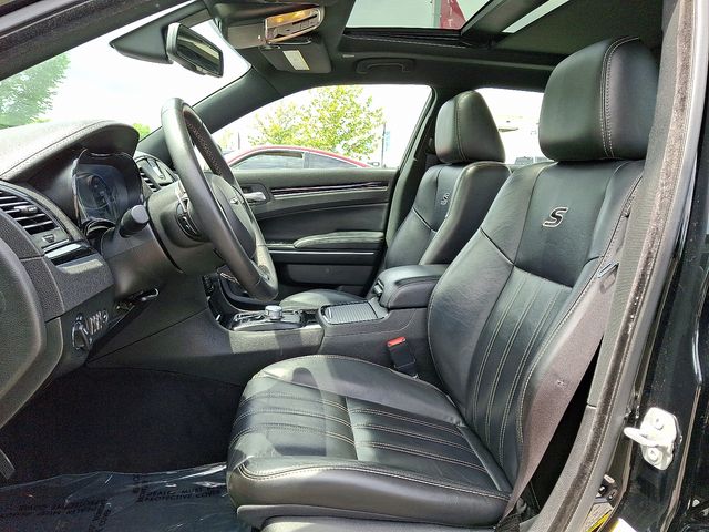 Thumbnail: 2022 Chrysler 300 - 10