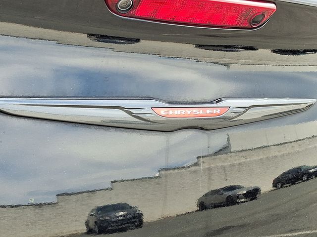 Thumbnail: 2022 Chrysler 300 - 7