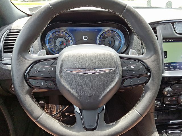 Thumbnail: 2022 Chrysler 300 - 9