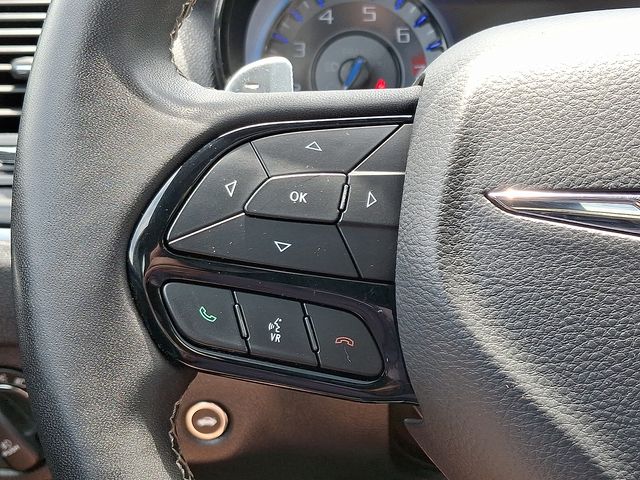 Thumbnail: 2022 Chrysler 300 - 24