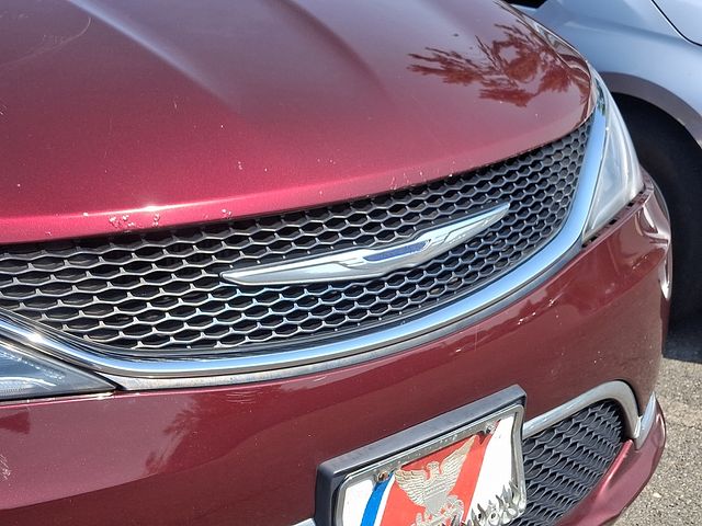 Thumbnail: 2017 Chrysler Pacifica - 8