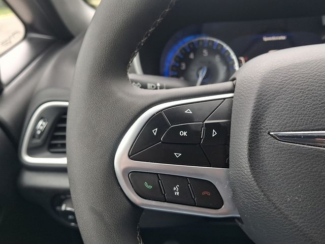 Thumbnail: 2025 Chrysler Pacifica - 23