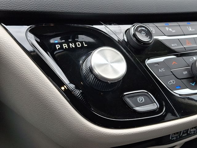 Thumbnail: 2024 Chrysler Pacifica - 8