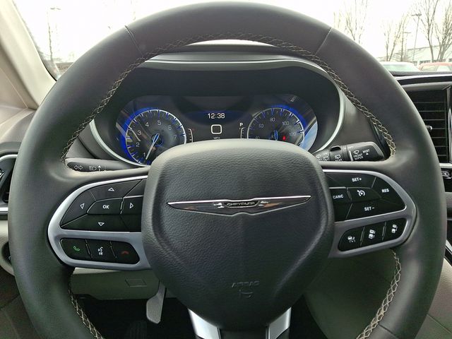 Thumbnail: 2024 Chrysler Pacifica - 24