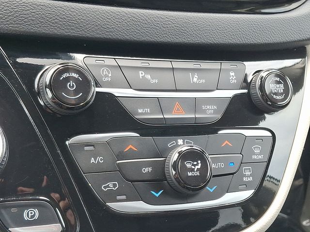 Thumbnail: 2024 Chrysler Pacifica - 22