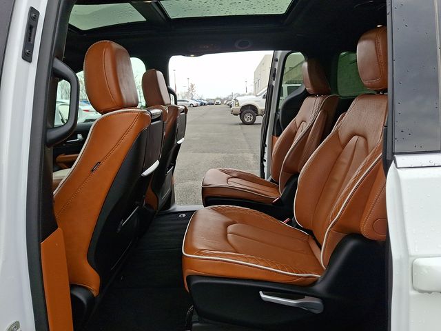 Thumbnail: 2024 Chrysler Pacifica - 11