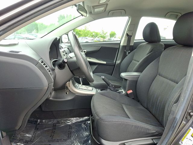 Thumbnail: 2013 Toyota Corolla - 8
