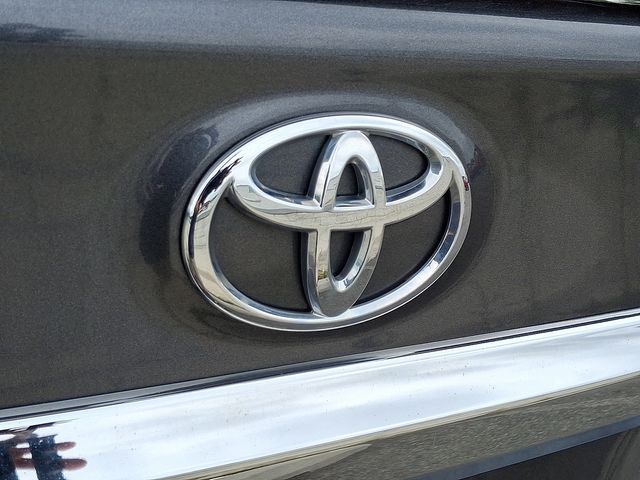 Thumbnail: 2013 Toyota Corolla - 6