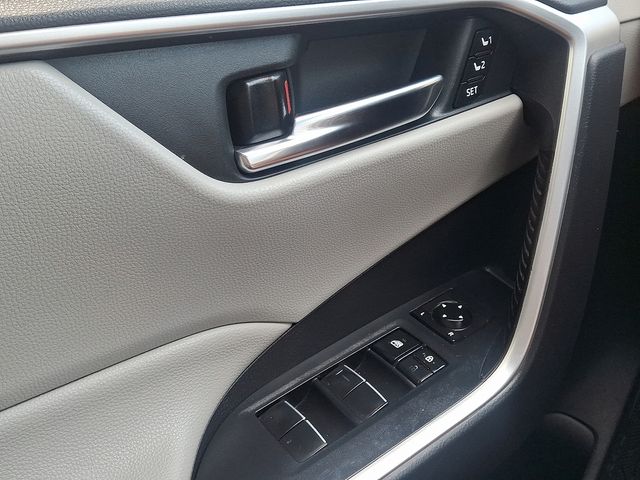 Thumbnail: 2019 Toyota RAV4 - 29