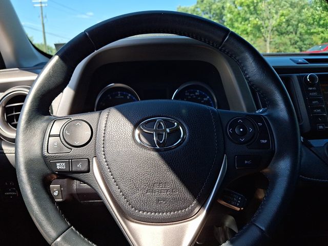 Thumbnail: 2017 Toyota RAV4 - 10