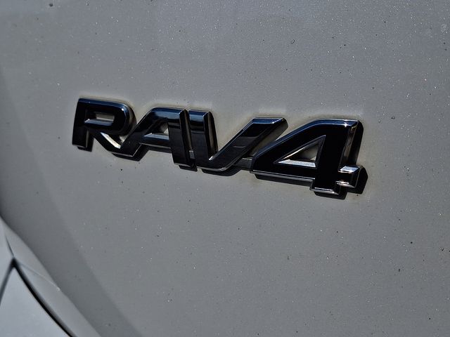 Thumbnail: 2017 Toyota RAV4 - 7