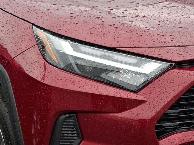 Thumbnail: 2021 Toyota RAV4 - 8