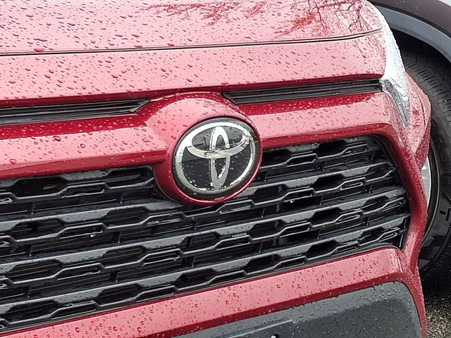 Thumbnail: 2021 Toyota RAV4 - 3