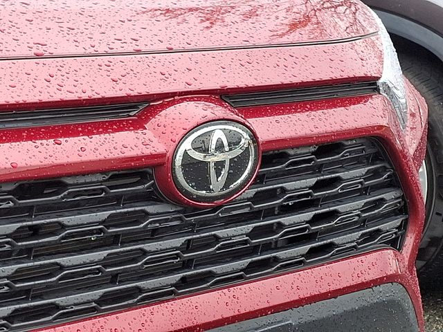 Thumbnail: 2021 Toyota RAV4 - 9