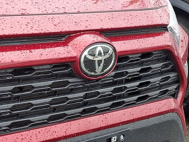 Thumbnail: 2021 Toyota RAV4 - 10