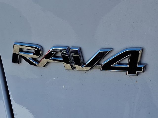 Thumbnail: 2022 Toyota RAV4 - 9