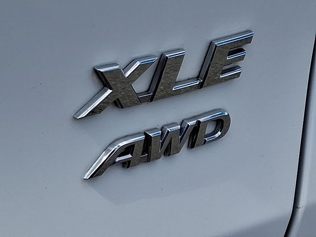 Thumbnail: 2022 Toyota RAV4 - 29