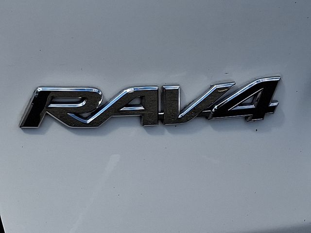 Thumbnail: 2022 Toyota RAV4 - 30