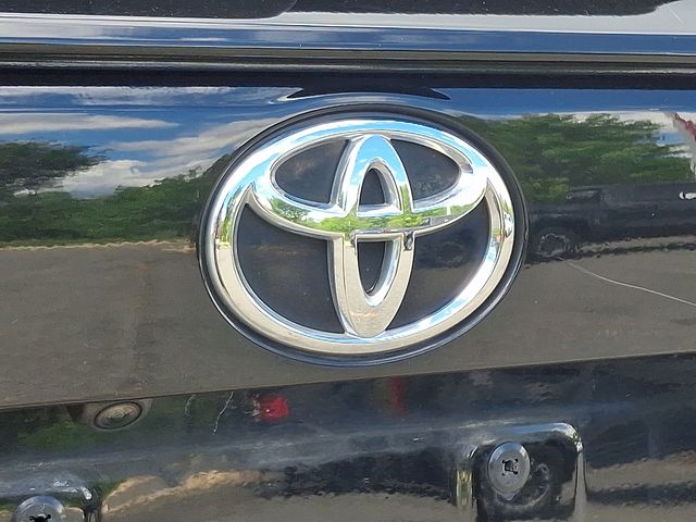 Thumbnail: 2021 Toyota RAV4 - 7
