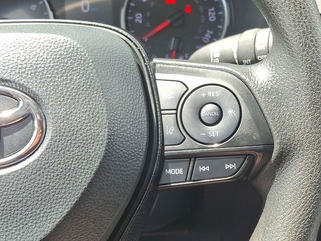Thumbnail: 2021 Toyota RAV4 - 21