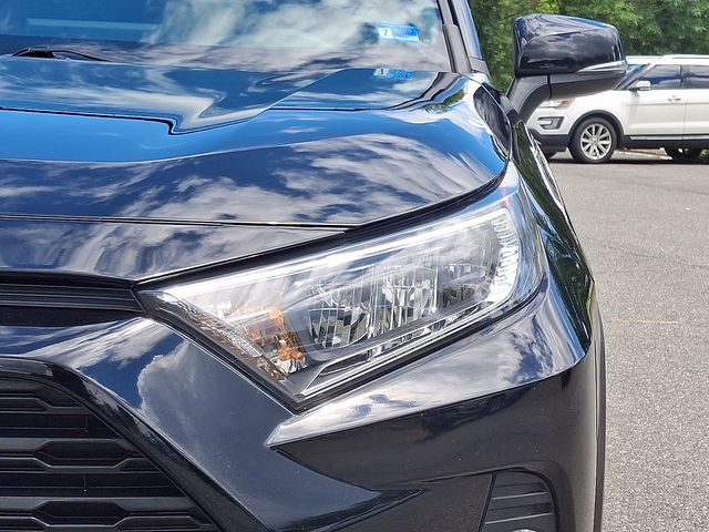 Thumbnail: 2021 Toyota RAV4 - 15