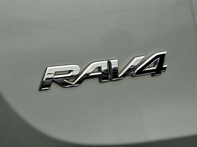 Thumbnail: 2015 Toyota RAV4 - 9