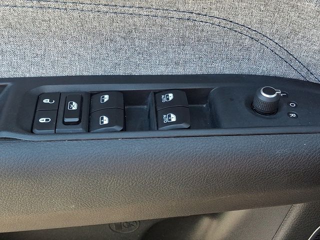 Thumbnail: 2024 Jeep Compass - 25