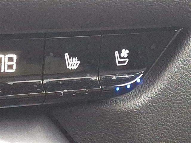 Thumbnail: 2021 Chevrolet Blazer - 14