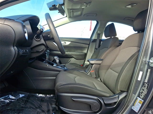 Thumbnail: 2024 Kia Forte - 9