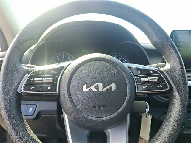 Thumbnail: 2023 Kia Forte - 23