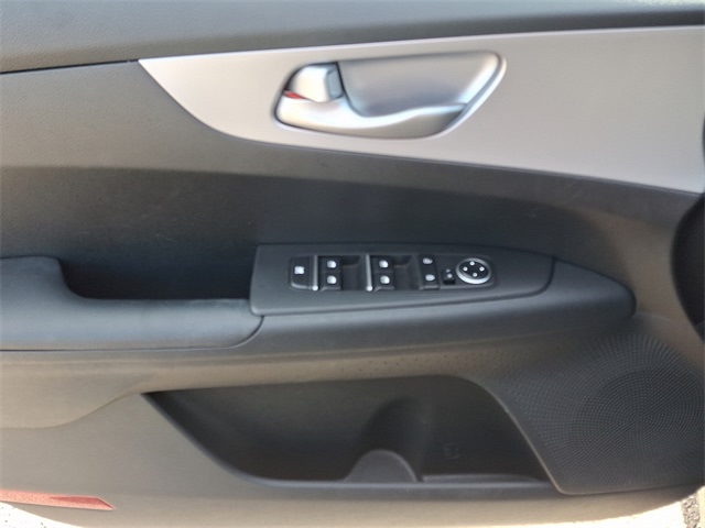 Thumbnail: 2023 Kia Forte - 20