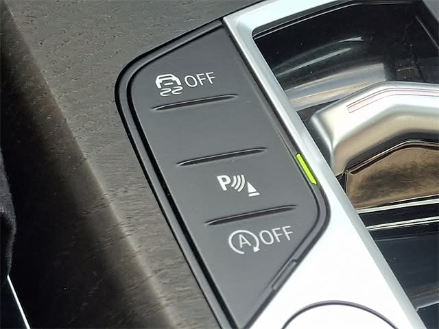 Thumbnail: 2024 BMW 3 Series - 30