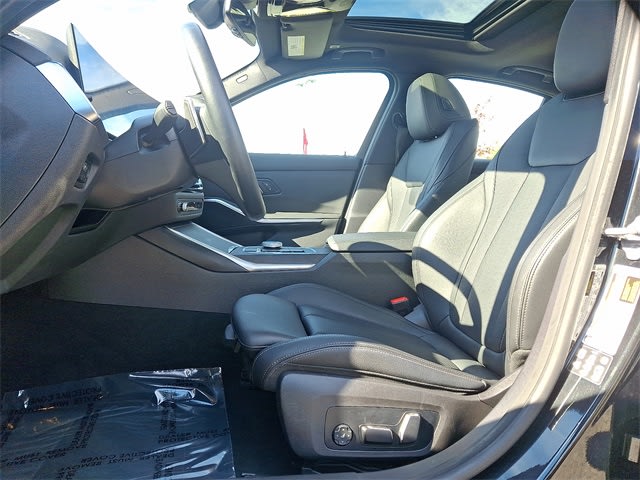 Thumbnail: 2024 BMW 3 Series - 10