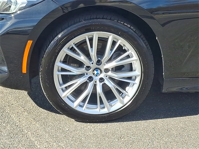 Thumbnail: 2024 BMW 3 Series - 8