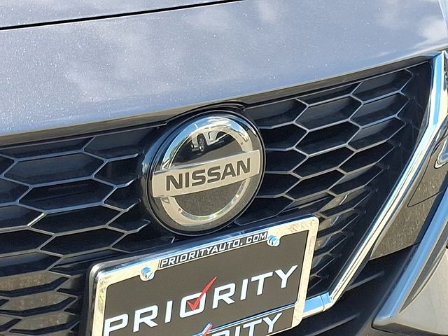 Thumbnail: 2023 Nissan Sentra - 10