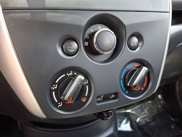 Thumbnail: 2015 Nissan Versa Note - 19