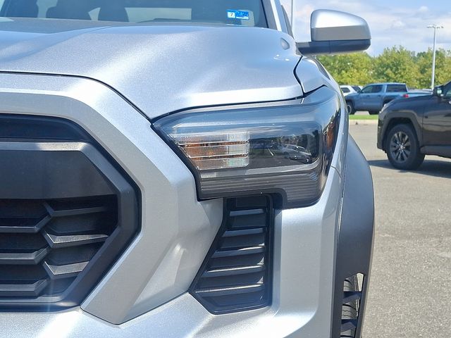 Thumbnail: 2024 Toyota Tacoma - 17